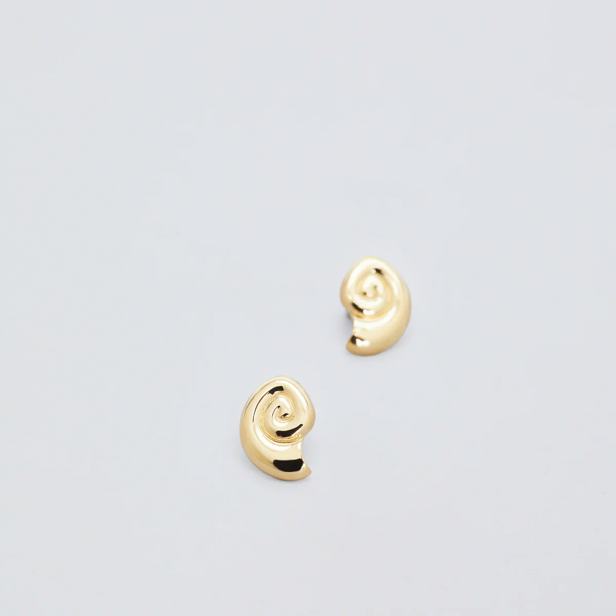 Shade Stud