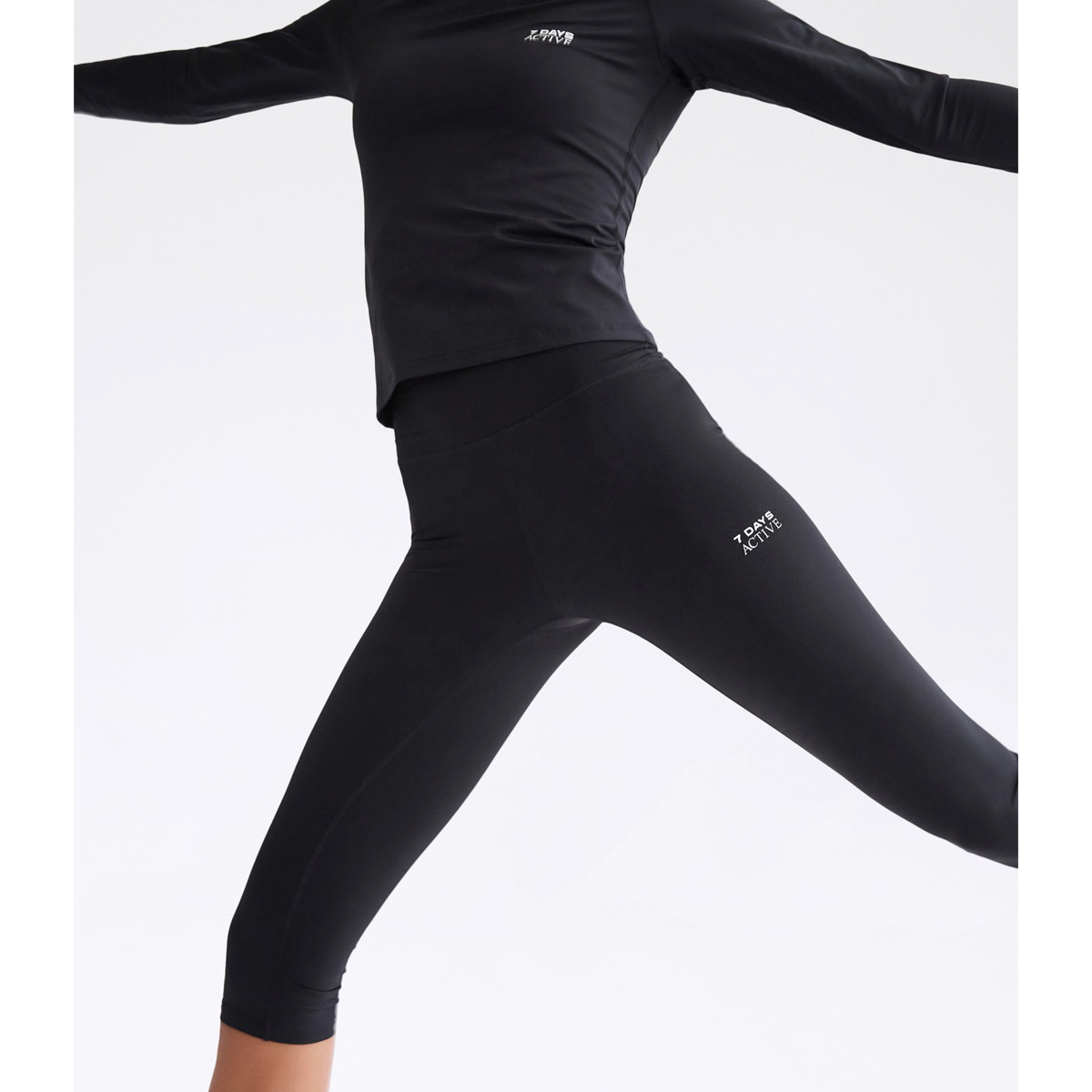 Signature Capri Tights