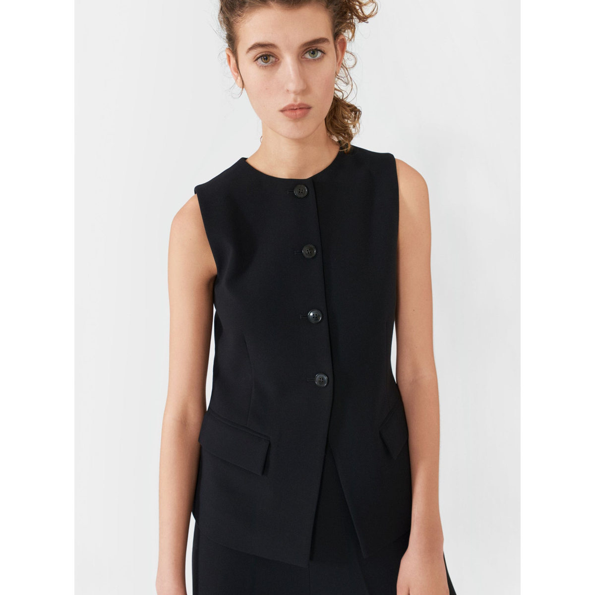 Kendra Vest, Black