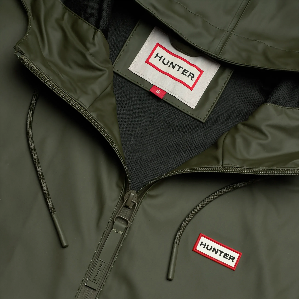 Hunter, Andrea Regnjakke