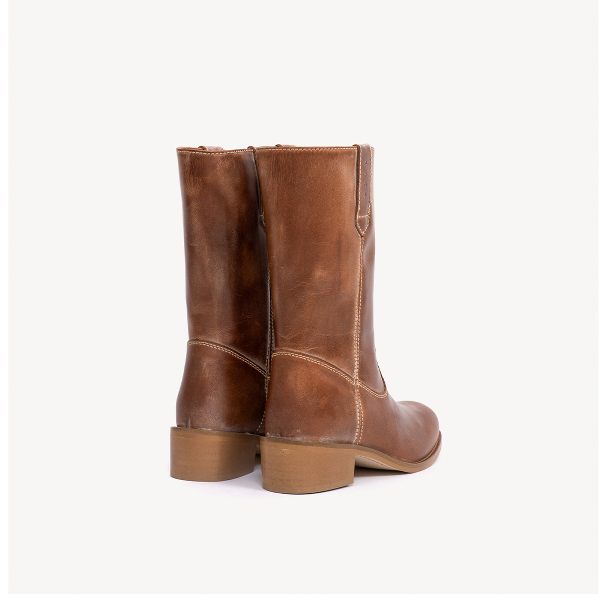 Julia Gaucho Boot-Escovado Cognac