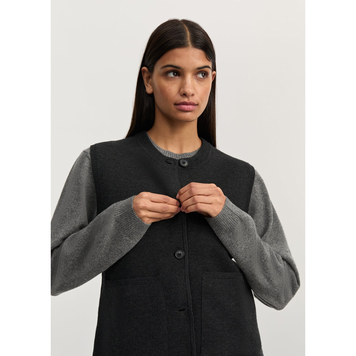 Elva vest, merino wool, Antracite