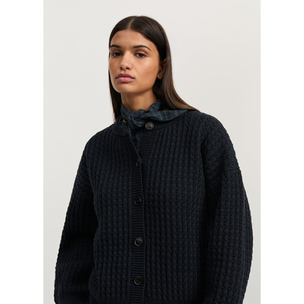 Elan cardigan, highland wool, Black navy
