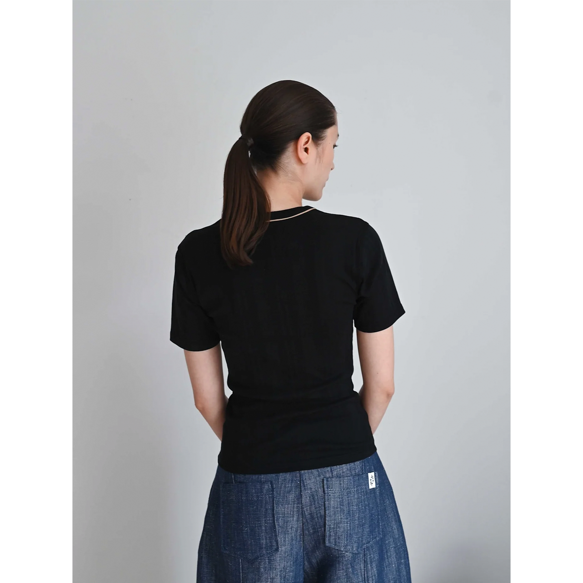 Waves Tank Top Black
