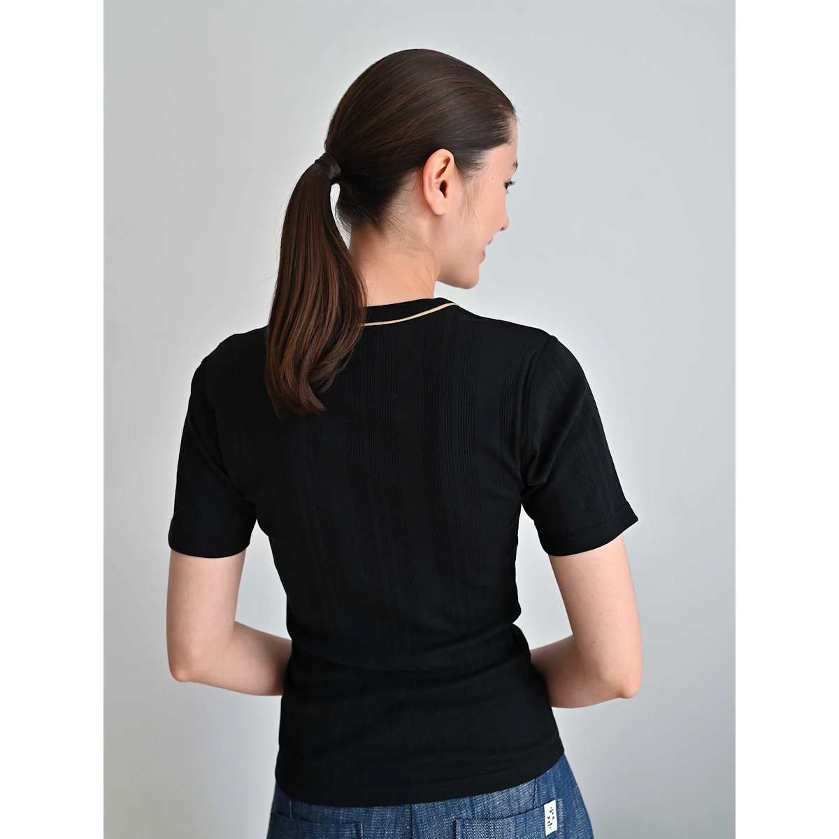 Waves Tank Top Black